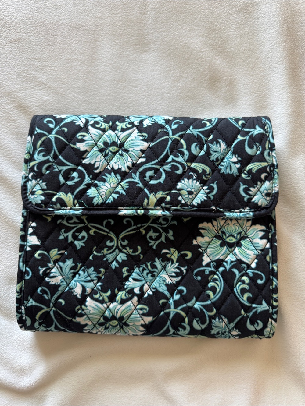 Lemon Hill Quilted Hanging Toiletry/ Cosmetic Bag Case